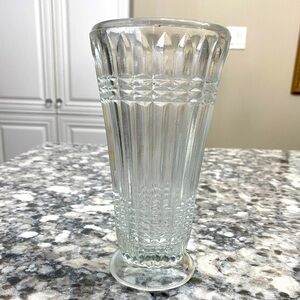 VTG Clear Glass Footed Diamond and Ribbed Pattern Vase